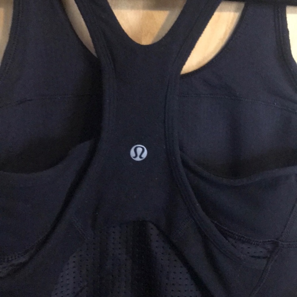 Black Lululemon workout tank - Picture 3 of 3